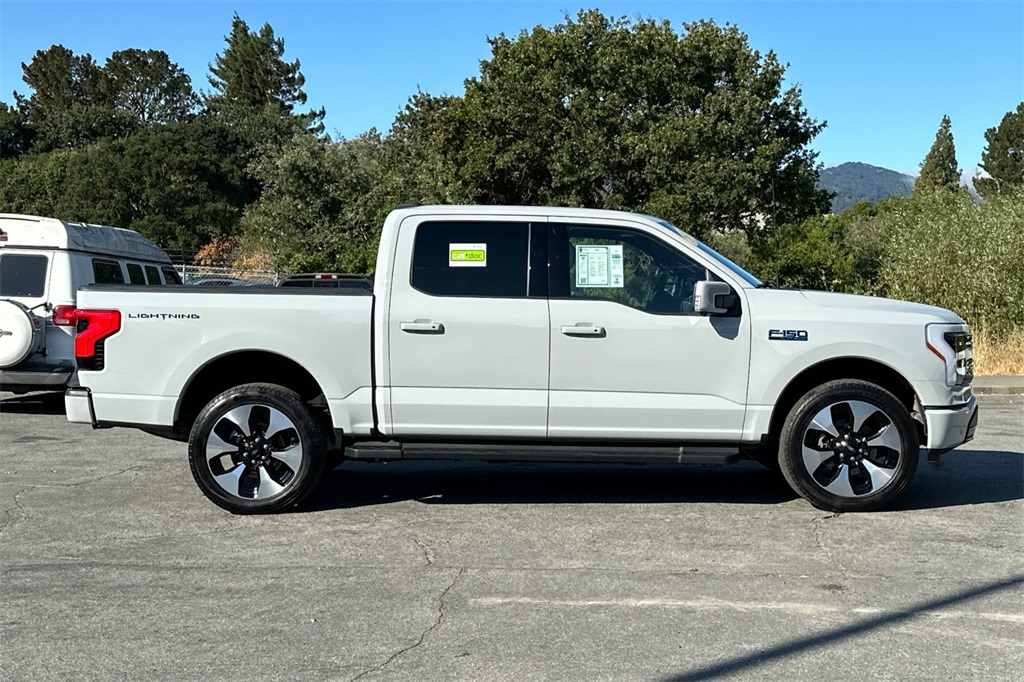 2024 Ford F-150 Lightning Platinum photo 2