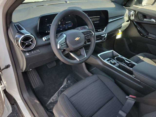 2026 Chevrolet Equinox LT photo 2