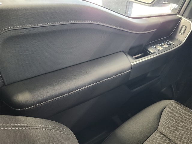 2025 Ford F-150 XLT photo 27