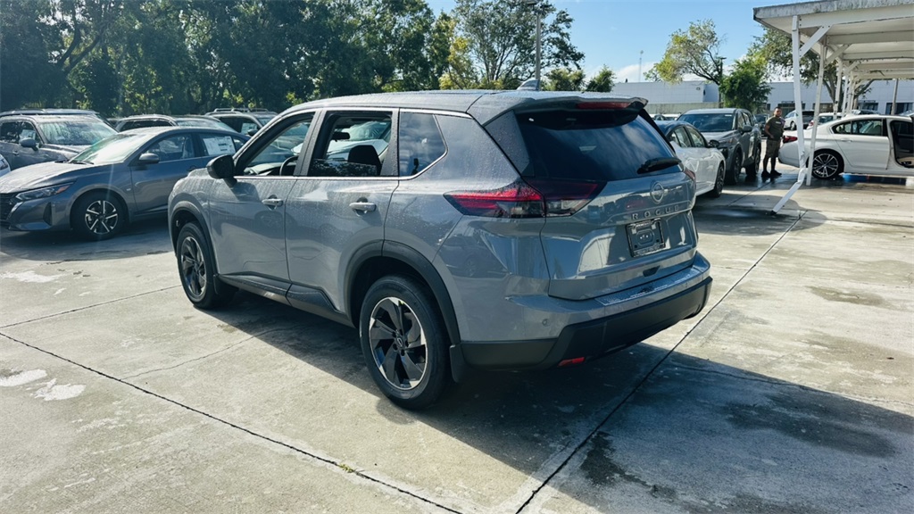 2026 Nissan Rogue SV photo 4