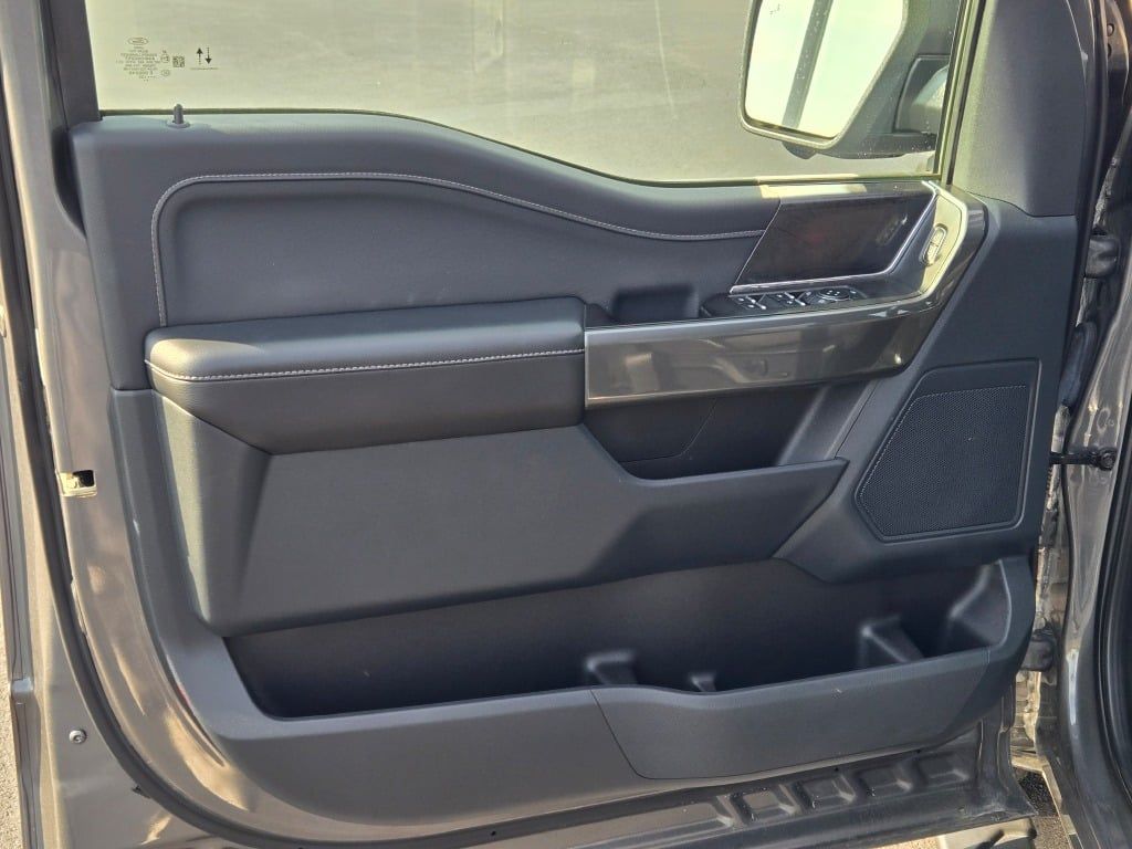 2022 Ford F-150 XLT photo 17
