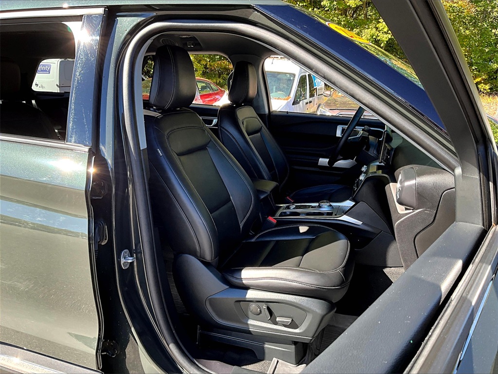 2022 Ford Explorer XLT photo 11