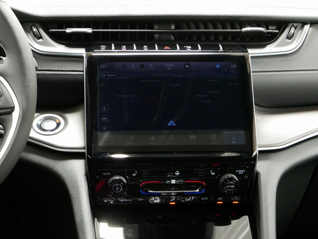 2025 Jeep Grand Cherokee Limited photo 12
