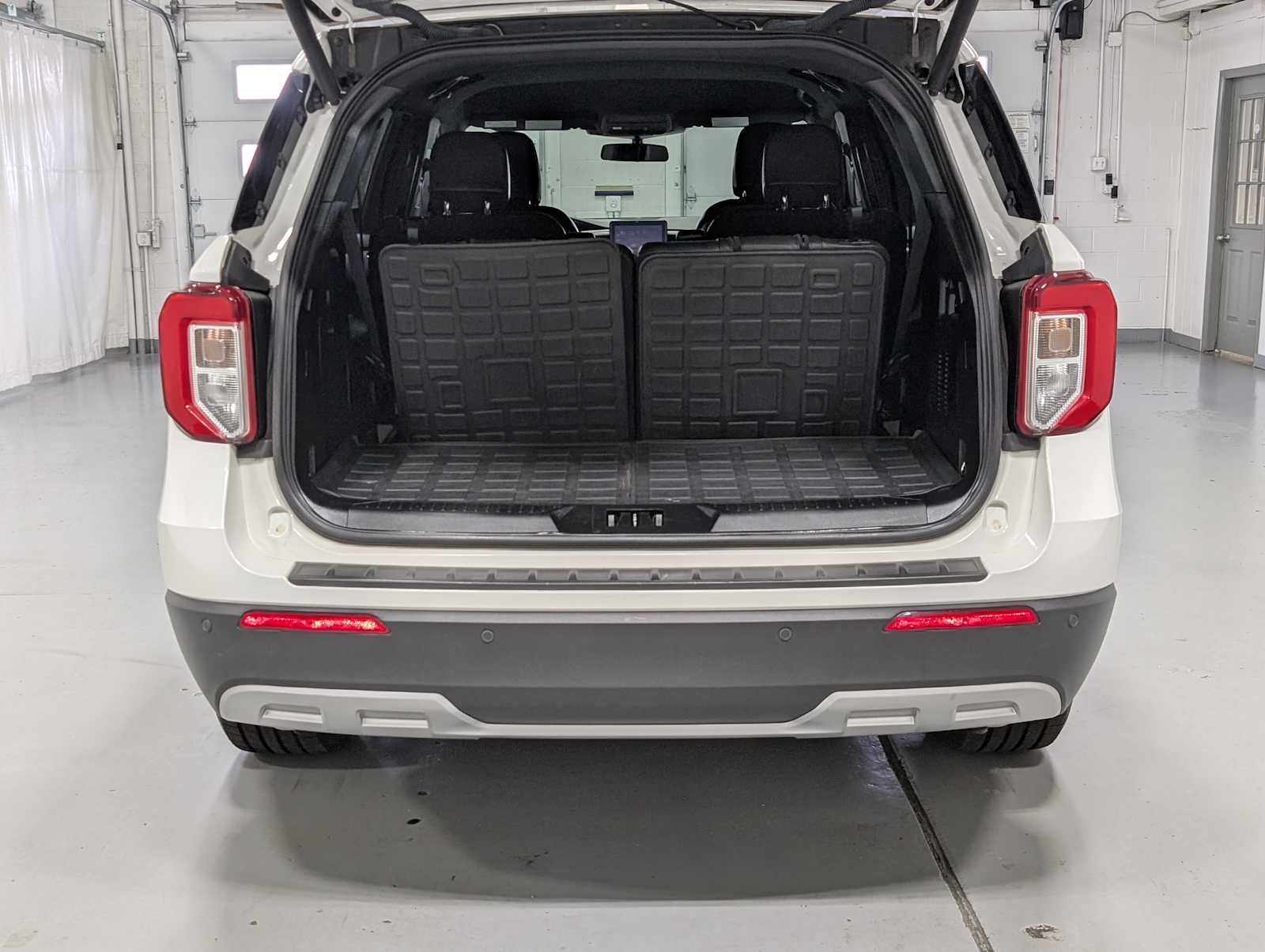 2020 Ford Explorer XLT photo 36