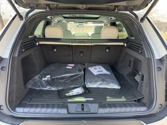 2025 Land Rover Range Rover Sport P360 S photo 10