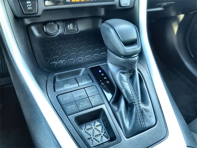 2024 Toyota RAV4 LE photo 10