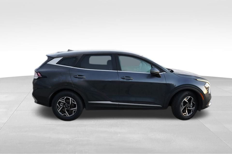 2024 Kia Sportage LX photo 3