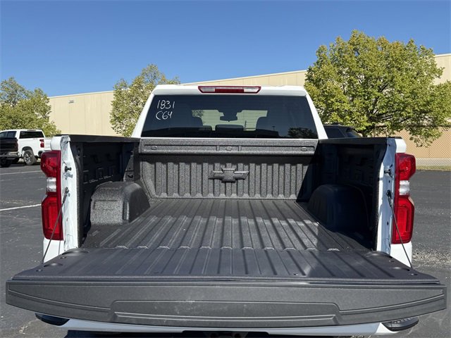 2026 Chevrolet Silverado 1500 RST photo 4