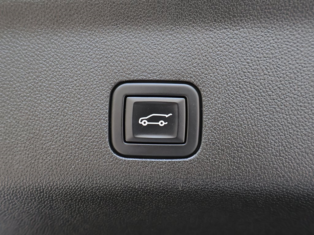 2023 Chevrolet Suburban Z71 photo 23