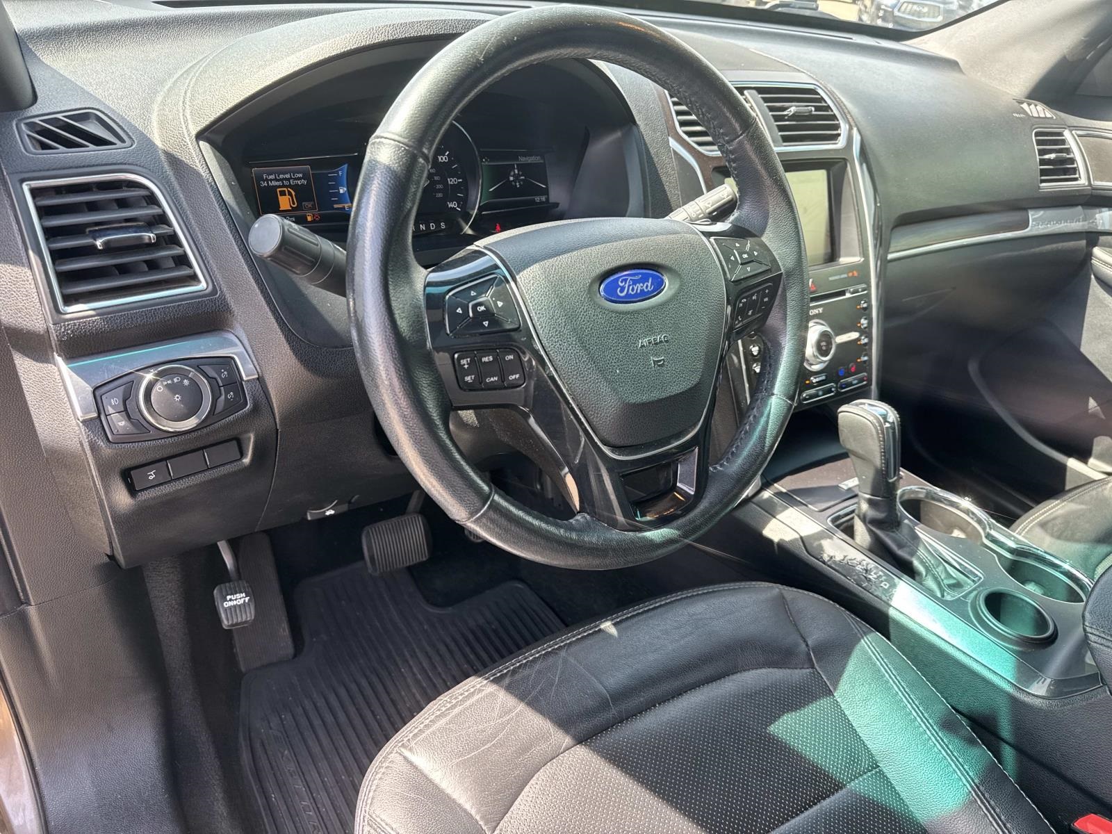 2016 Ford Explorer Limited photo 17