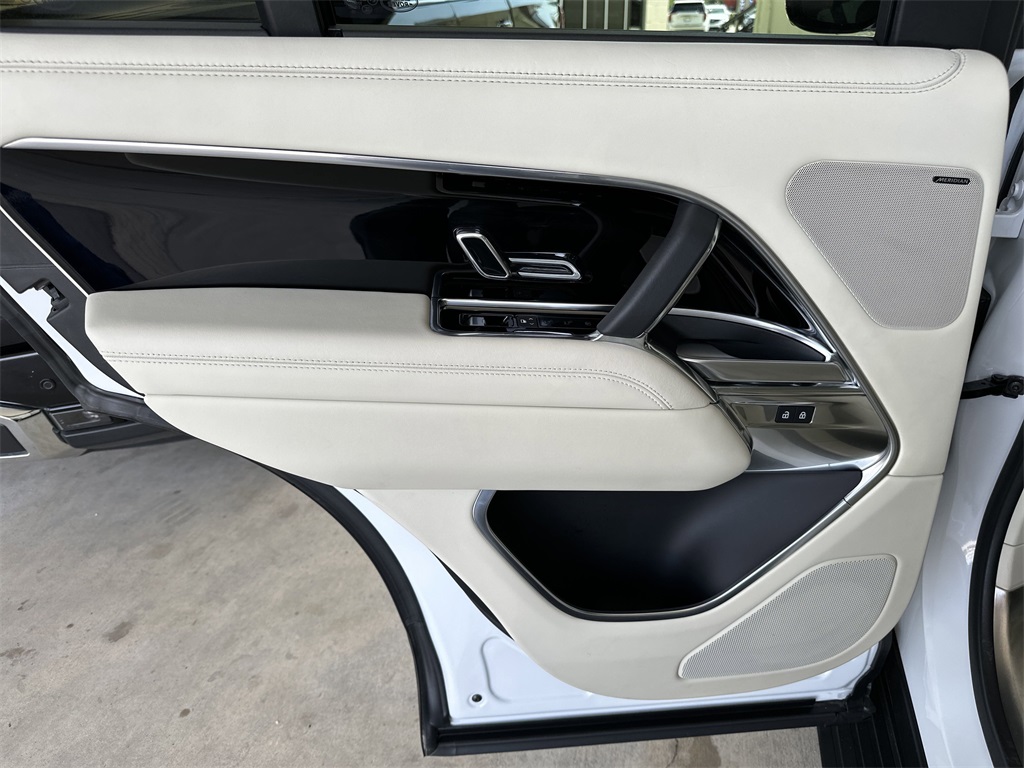 2024 Land Rover Range Rover SE photo 26