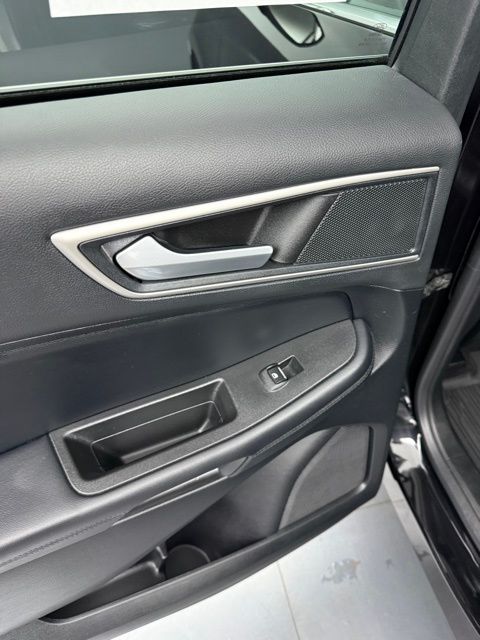 2022 Ford Edge SEL photo 49