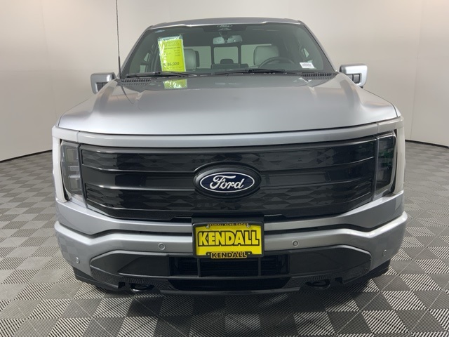 2025 Ford F-150 Lightning Platinum photo 2