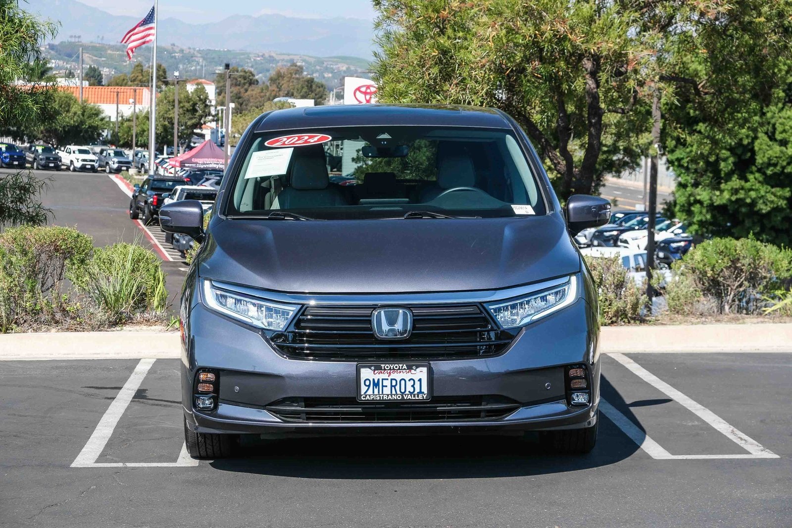 2024 Honda Odyssey Elite photo 2