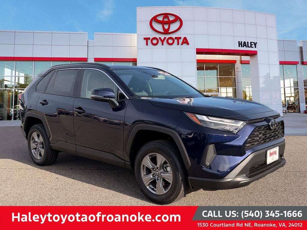 2025 Toyota RAV4 XLE's photo