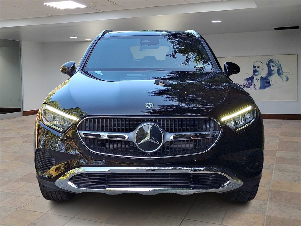 2025 Mercedes Benz GLC 300 4MATIC photo 2