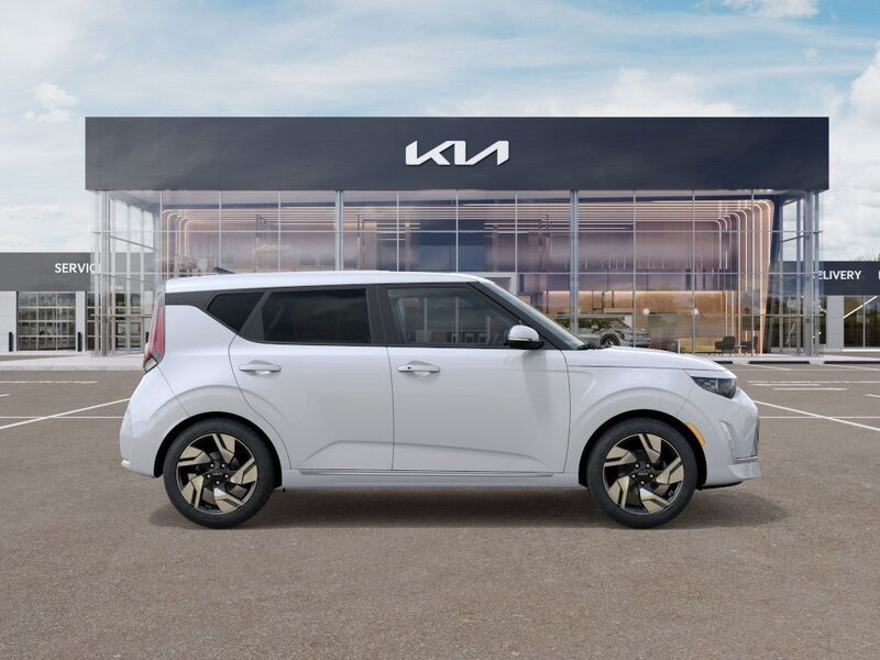 2025 Kia Soul GT-Line photo 3
