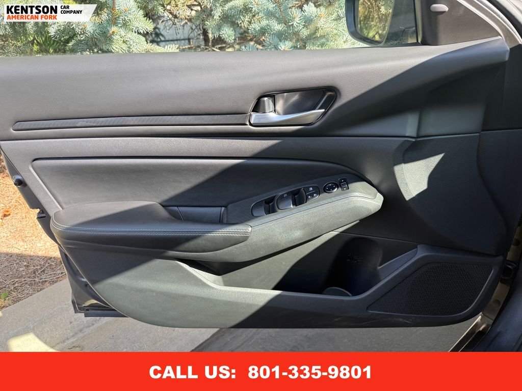 2024 Nissan Altima 2.5 SV photo 21