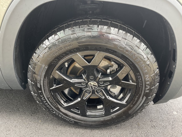 2024 Volkswagen Atlas Peak Edition SEL photo 13