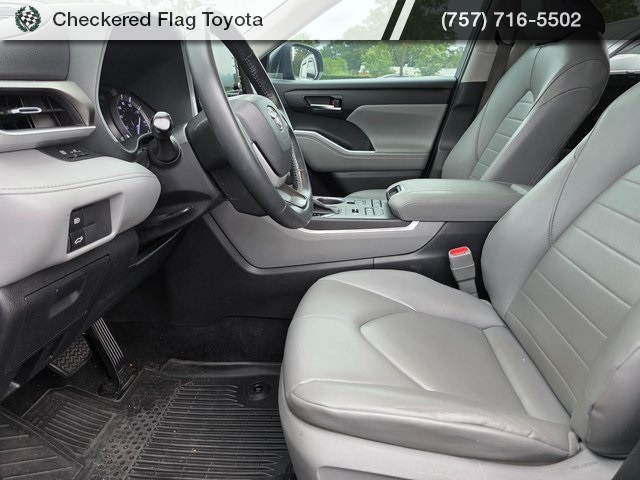 2022 Toyota Highlander XLE photo 8
