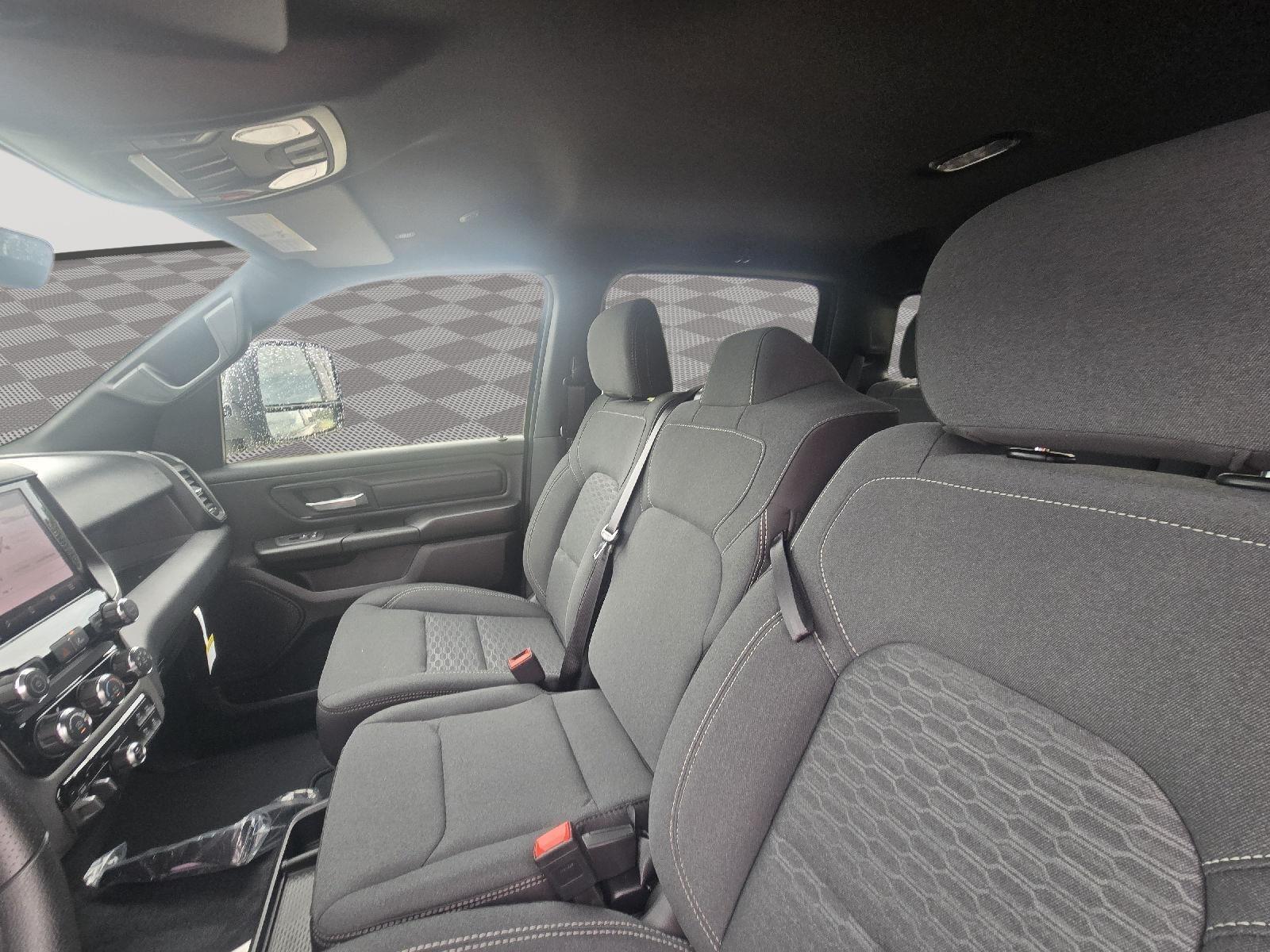 2025 Ram 1500 Tradesman photo 8