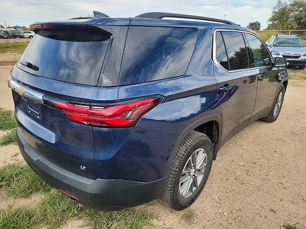 2022 Chevrolet Traverse Leather photo 3