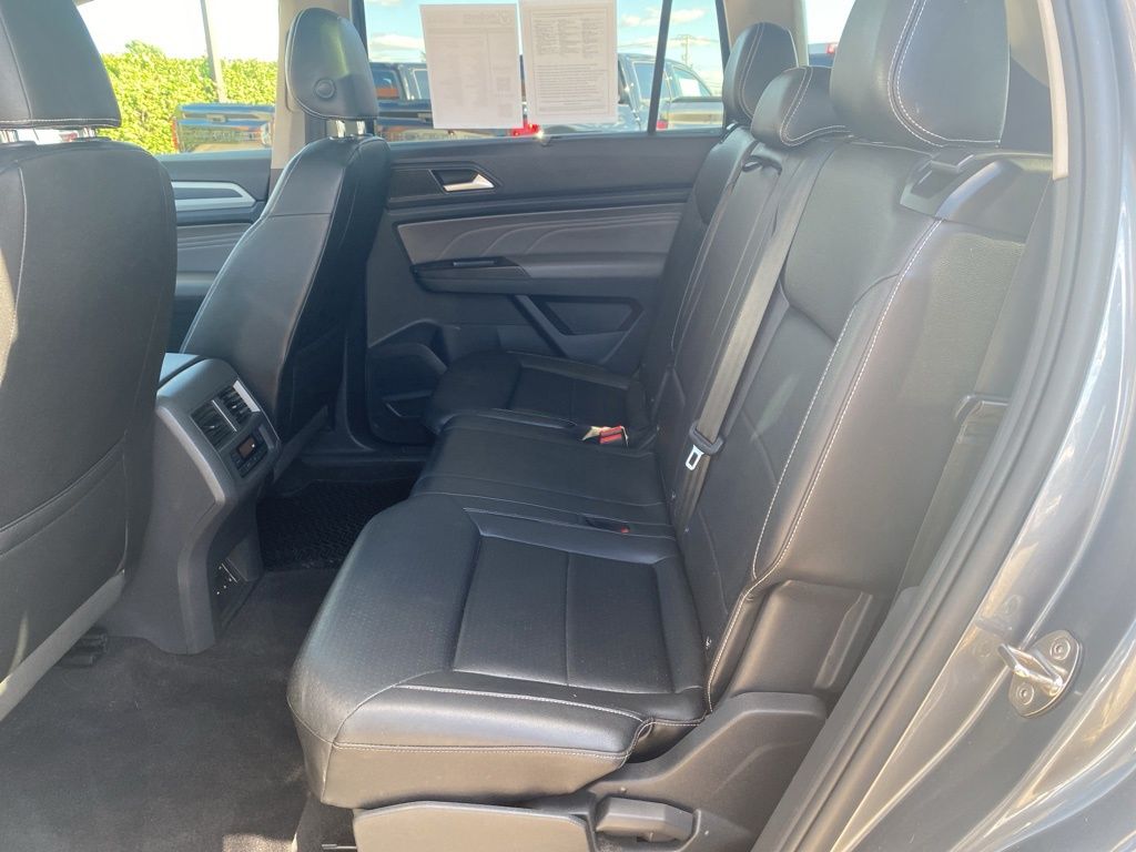 2021 Volkswagen Atlas V6 SE Technology R-Line photo 12