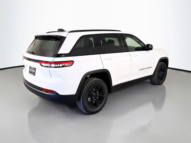 2025 Jeep Grand Cherokee Laredo Altitude photo 4