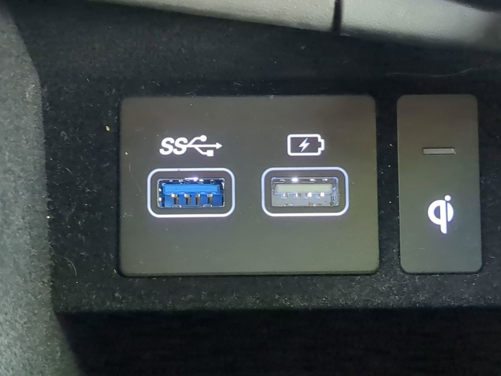 2024 Genesis GV70 3.5T Sport photo 23
