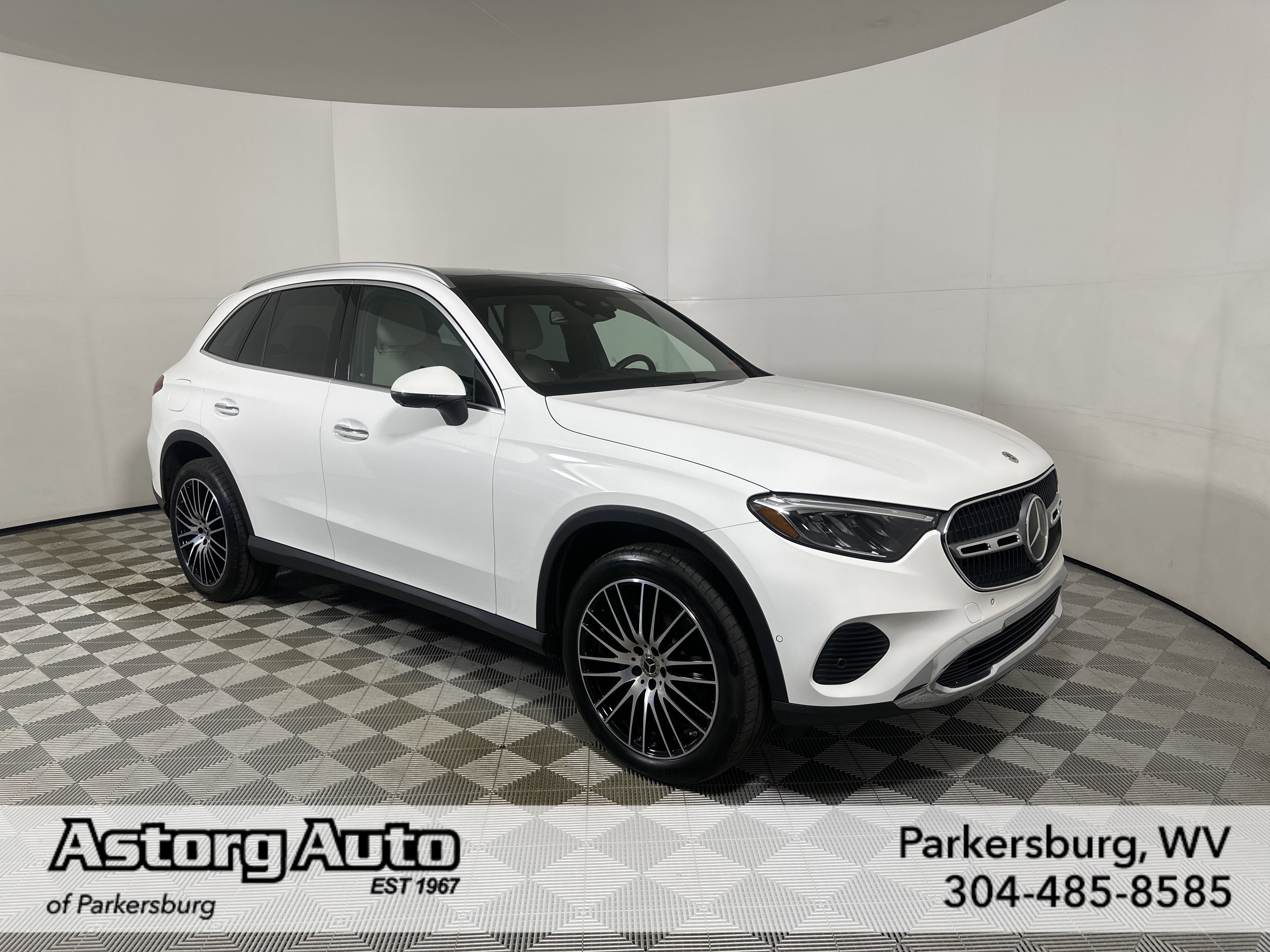 2025 Mercedes-Benz GLC