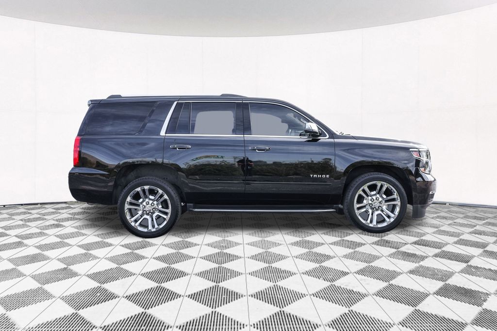 2020 Chevrolet Tahoe Premier photo 2