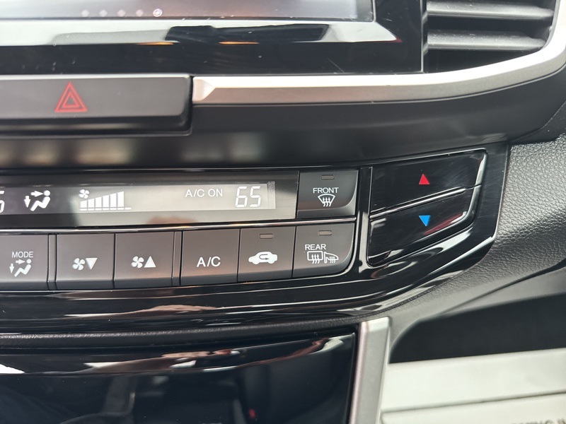 2017 Honda Accord Touring photo 34