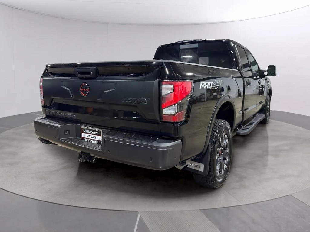 2024 Nissan Titan Crew Cab photo 4