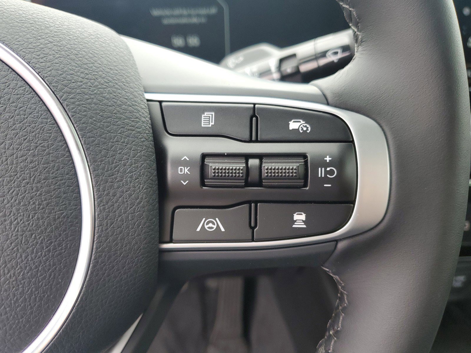 2025 Kia K5 EX photo 26