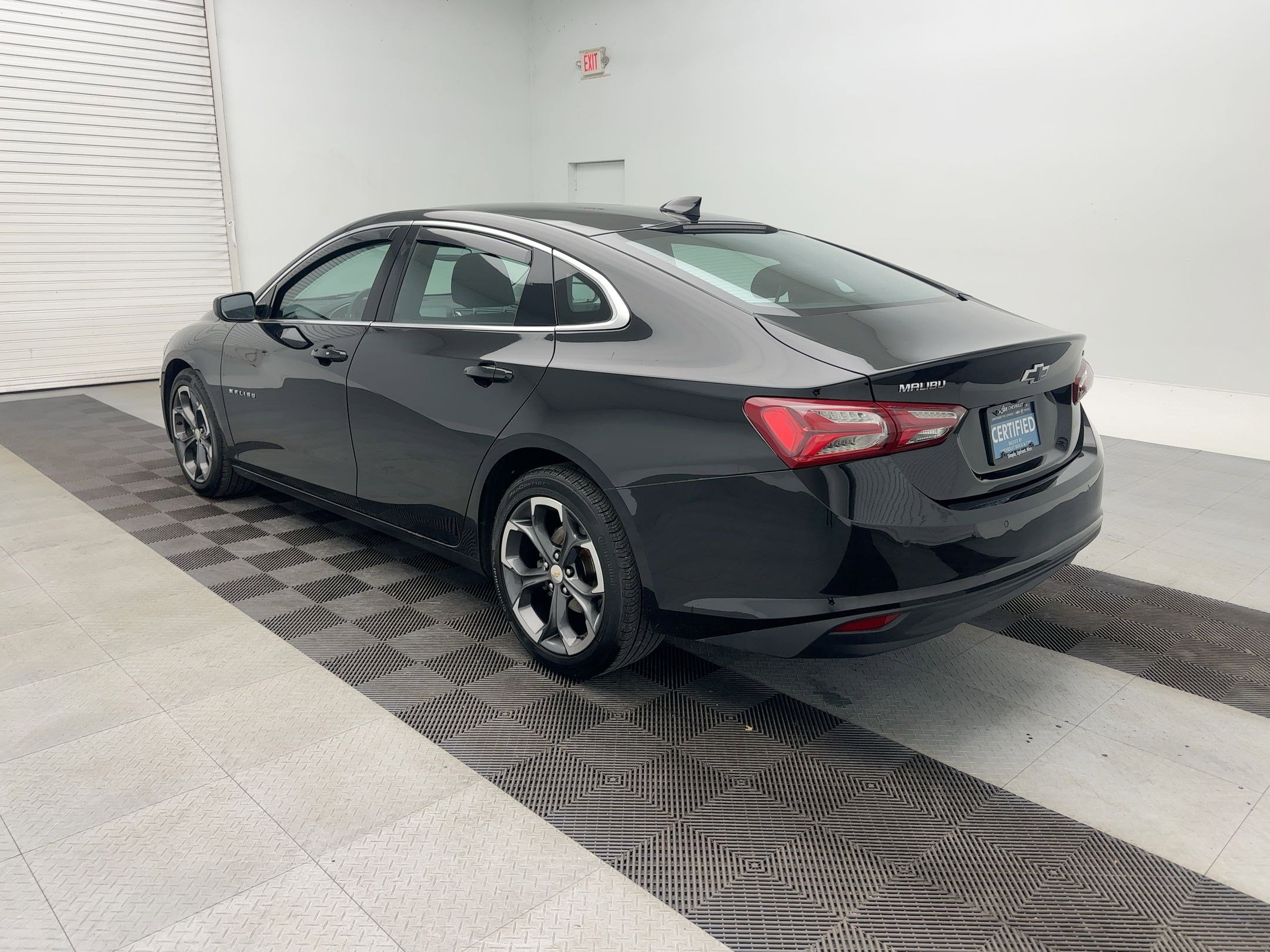 2022 Chevrolet Malibu 1LT photo 2