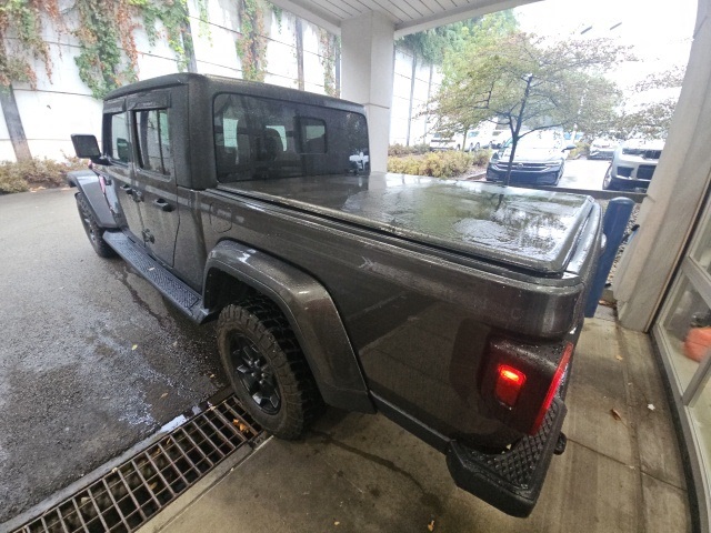 2021 Jeep Gladiator Willys photo 4