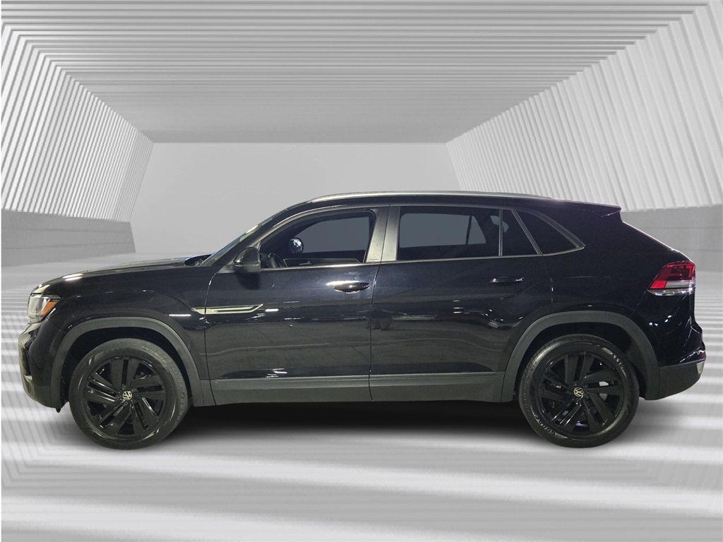 2022 Volkswagen Atlas Cross Sport SE Technology photo 2