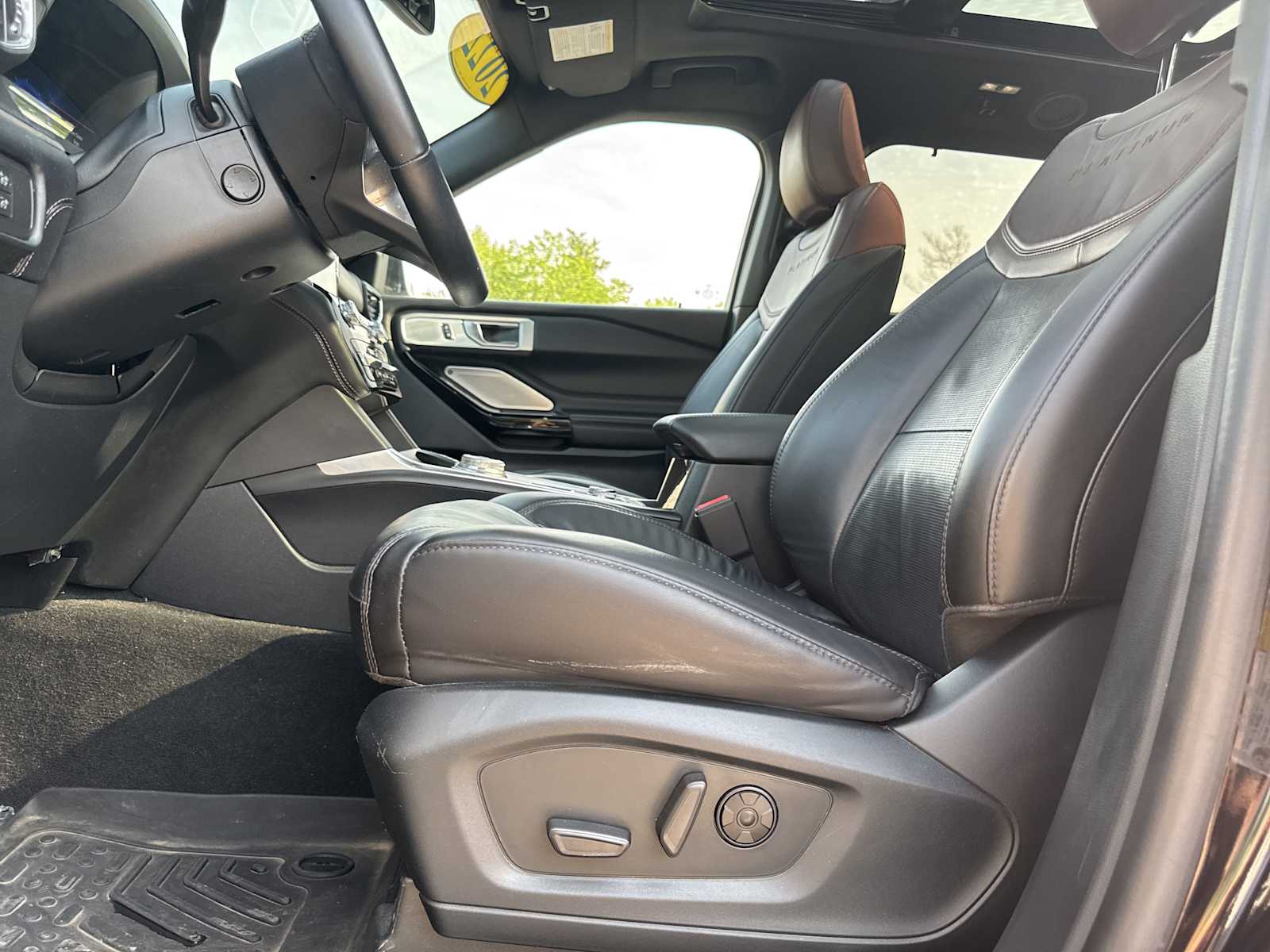 2022 Ford Explorer Platinum photo 28