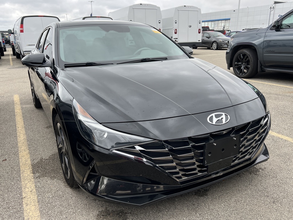 2022 Hyundai Elantra SEL photo 4