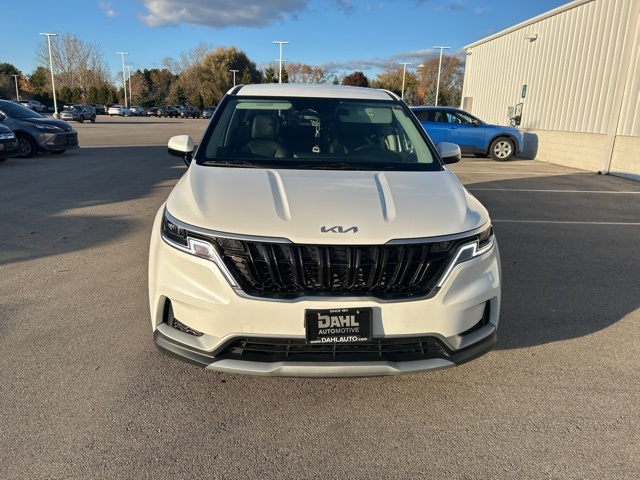 2024 Kia Carnival LX photo 2