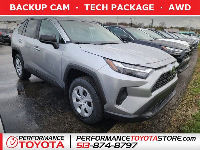 2025 Toyota RAV4 LE's photo