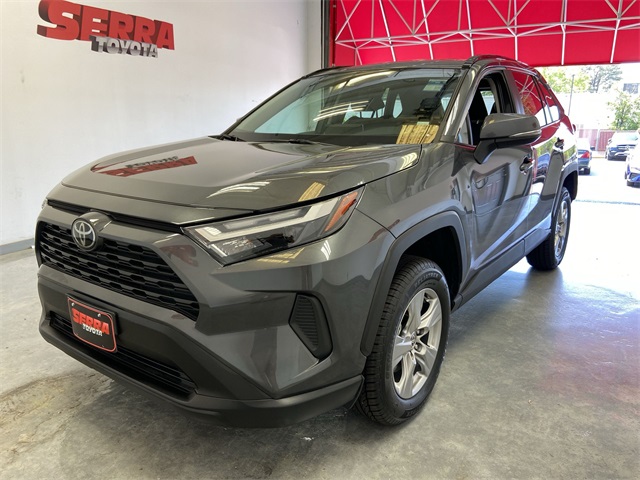 2024 Toyota RAV4 XLE photo 13