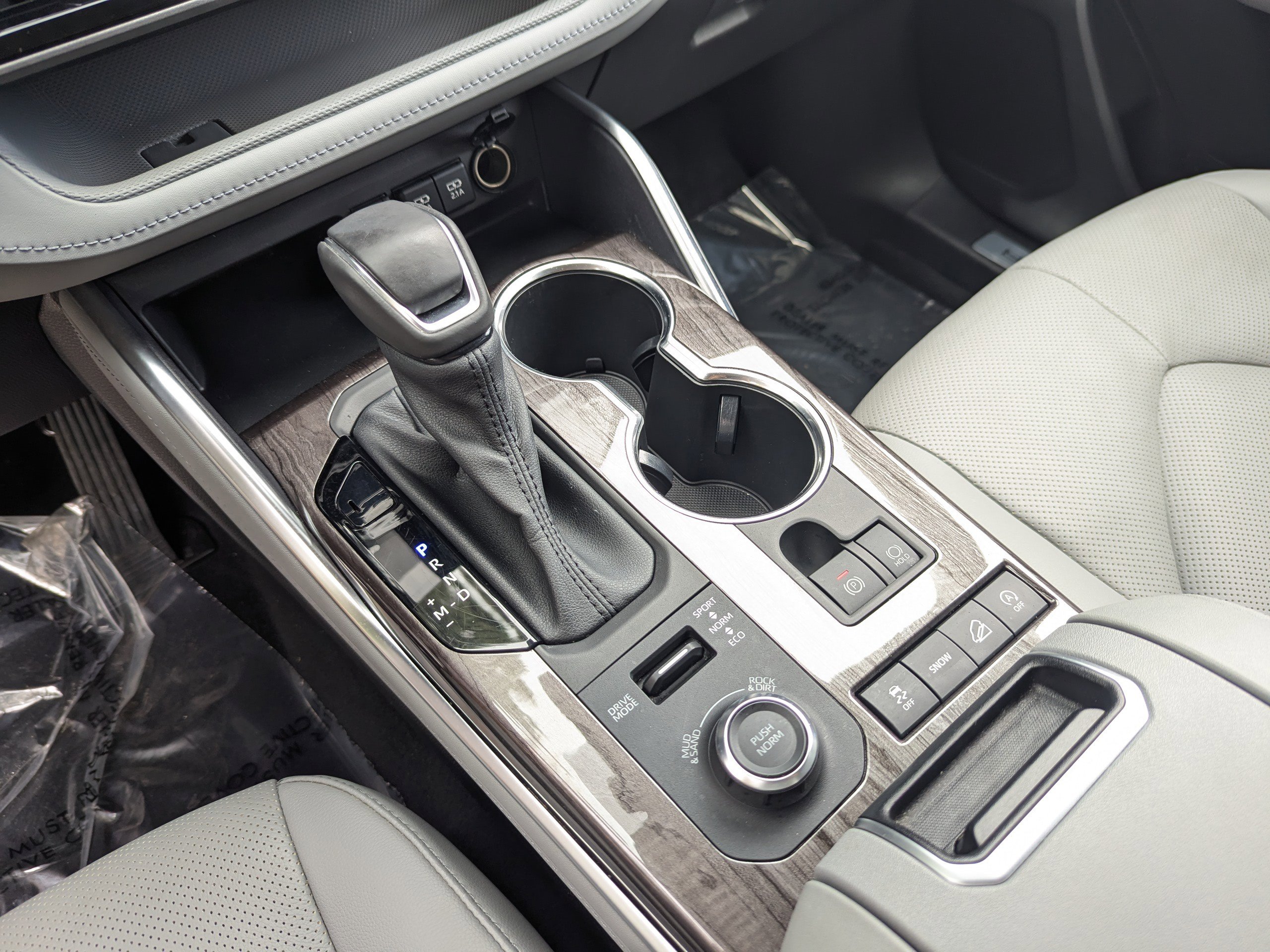 2020 Toyota Highlander Limited photo 29
