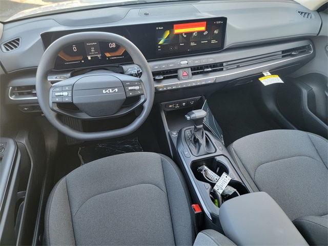 2025 Kia K4 LX photo 25