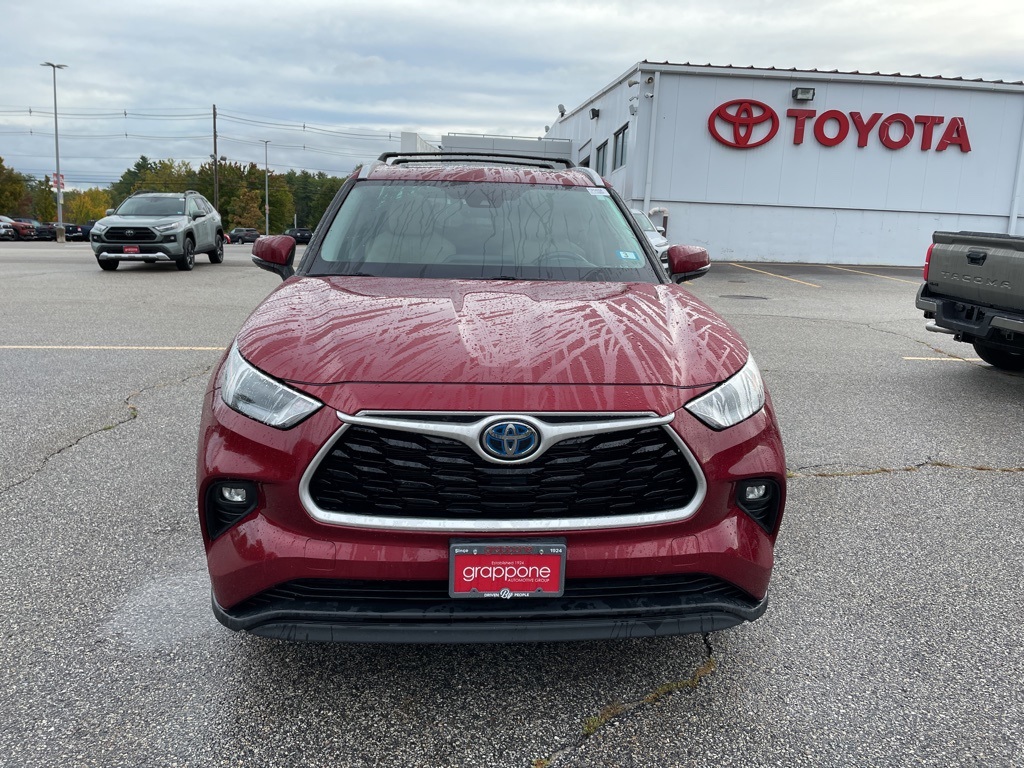 2022 Toyota Highlander Hybrid XLE photo 2