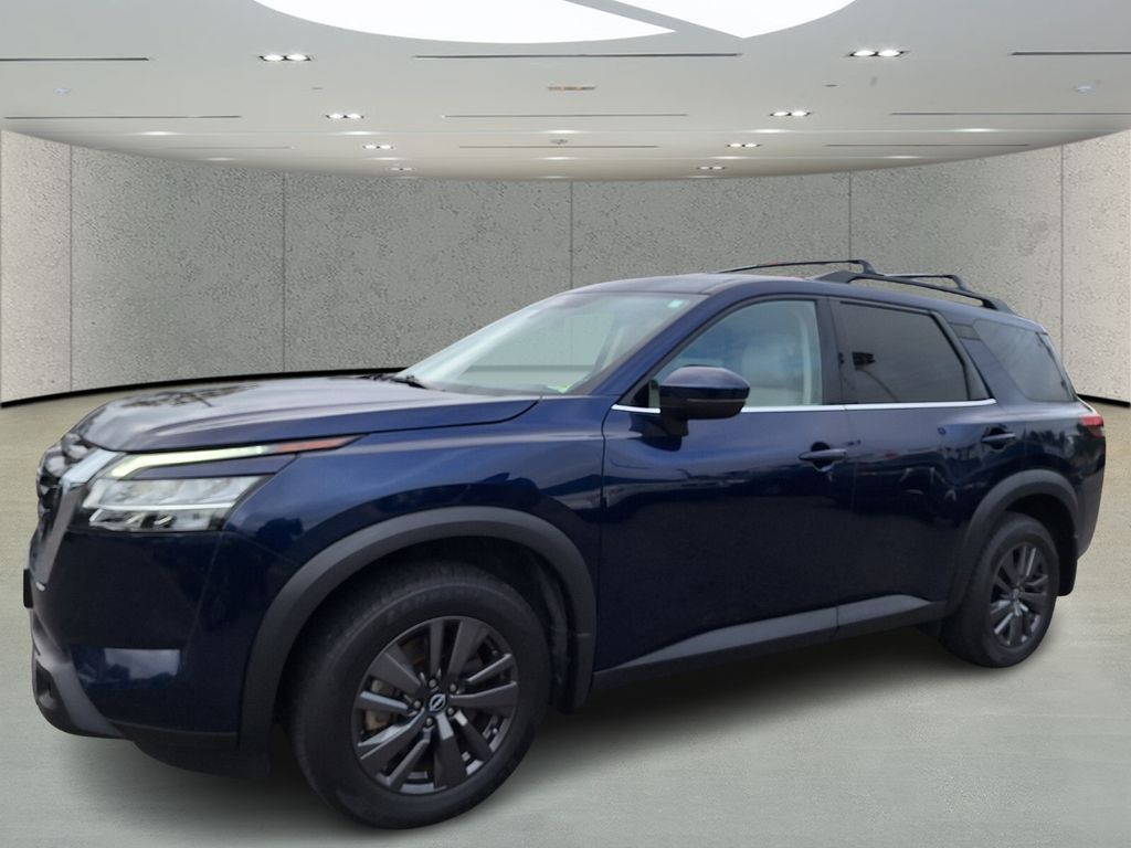 2022 Nissan Pathfinder SV's photo