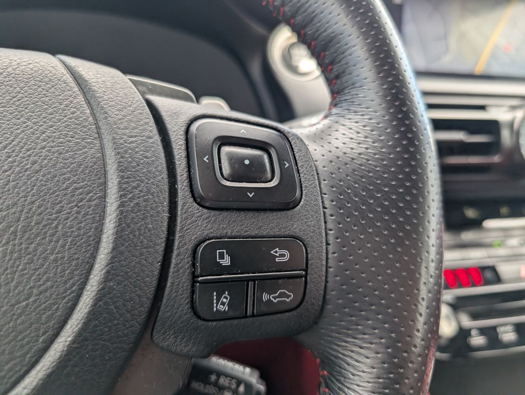 2023 Lexus IS 350 F SPORT photo 12