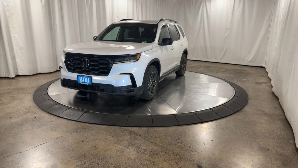 2025 Honda Pilot Sport photo 4