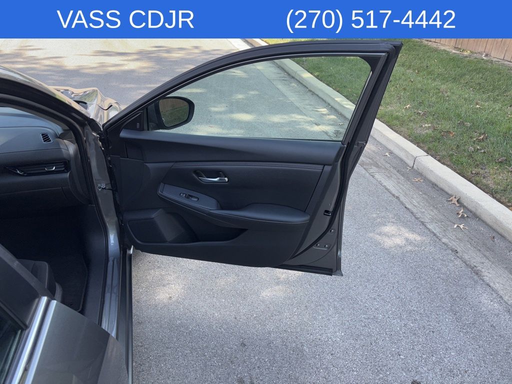 2023 Nissan Sentra SV photo 29
