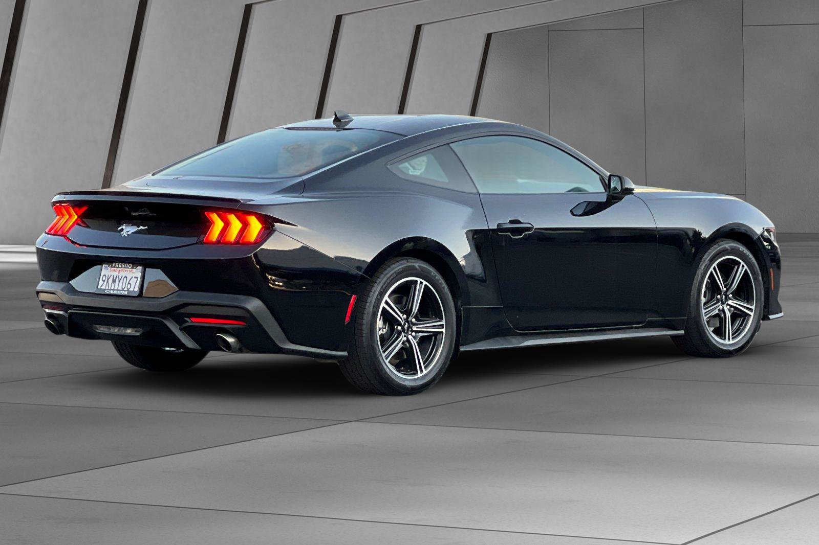 2024 Ford Mustang EcoBoost photo 3